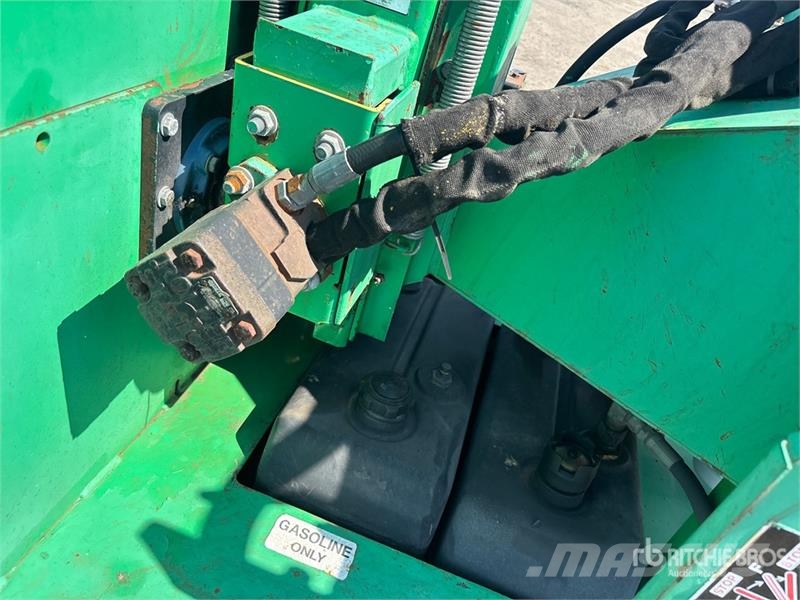 Vermeer BC600 Tow-Behind Wood Chipper Broyeur de végétaux