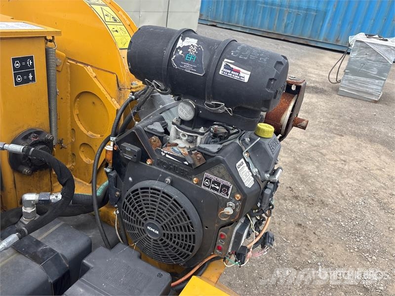 Vermeer BC700XL Tow-Behind Wood Chipper ウッドチッパー