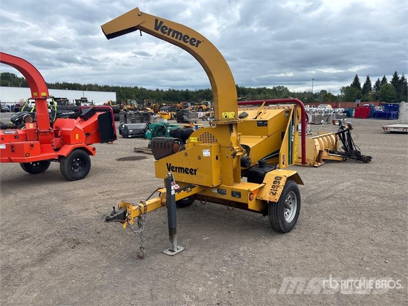 Vermeer BC700XL Tow-Behind Wood Chipper ウッドチッパー