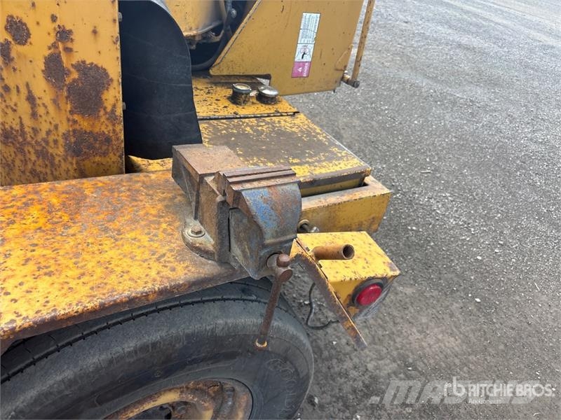 Vermeer Tow-Behind Wood Chipper ウッドチッパー