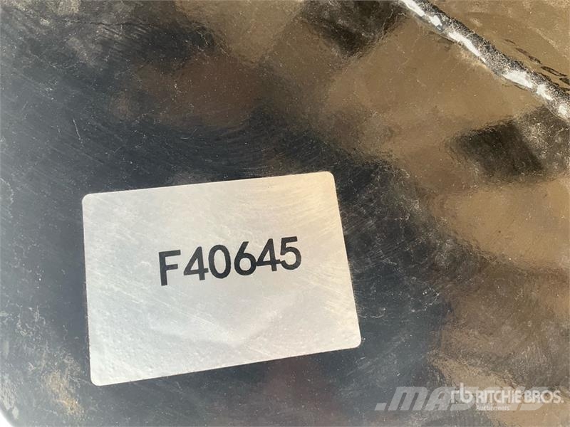 Vicsec VCT600 24 in Tilting Excavator Bucket (Unused) دلاء