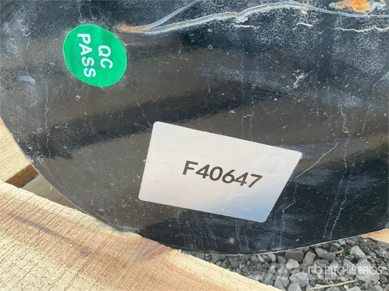 Vicsec VCT600 24 in Tilting Excavator Bucket (Unused) Benne
