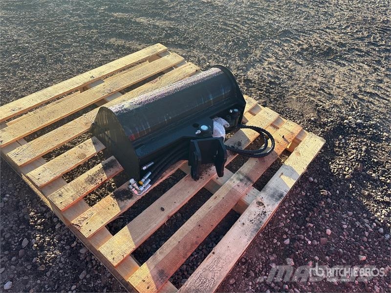 Vicsec VCT600 24 in Tilting Excavator Bucket (Unused) Cucharones