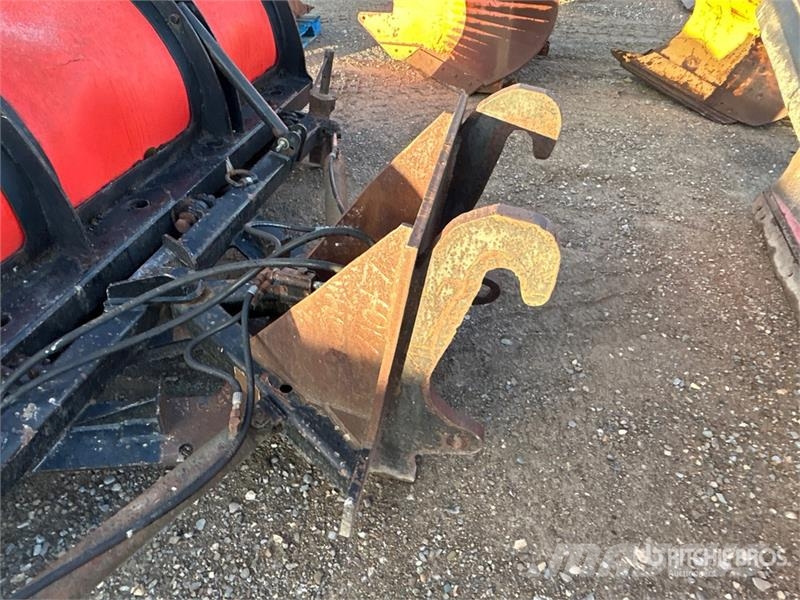  Viking-Cives 11 ft Snow Plow Снігоочищувальні ножі та плуги