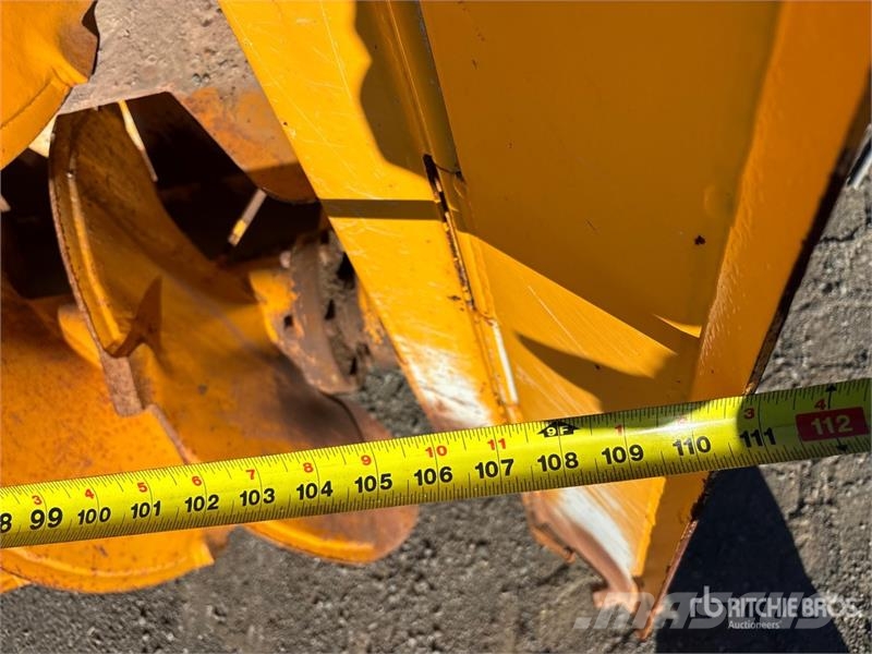 Vohl DV4000 9 ft Snow Blower - Fits Wheel Loader (Inope Sneeuwblazers