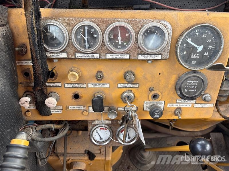 Vohl DV904-400T 7 ft 7 in Snow Blower Dezapezitoare