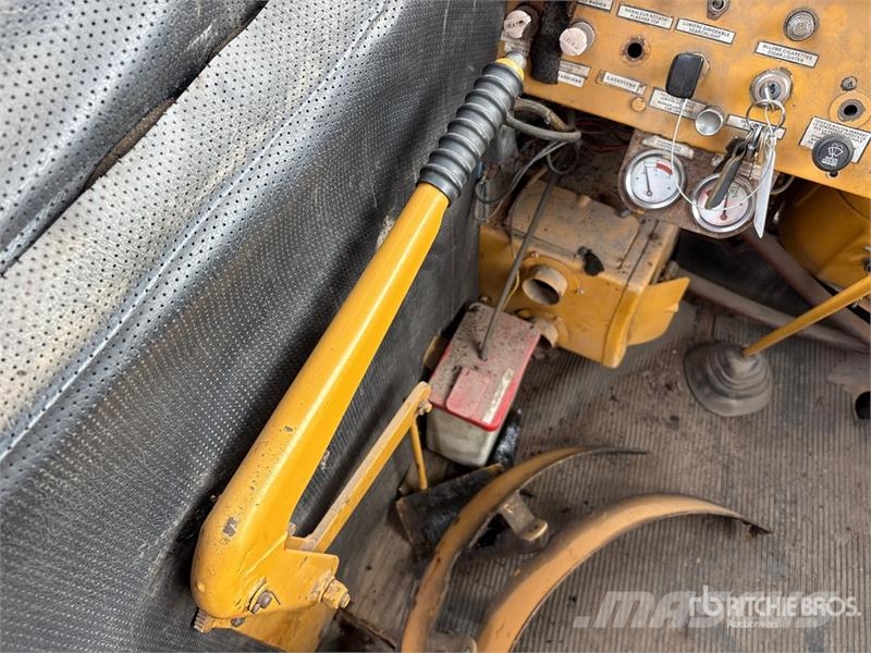 Vohl DV904-400T 7 ft 7 in Snow Blower Dezapezitoare