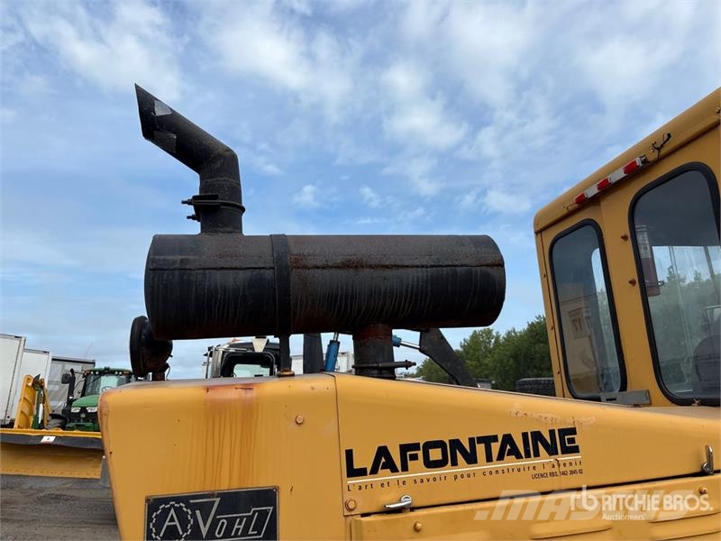 Vohl DV904-400T 7 ft 7 in Snow Blower Dezapezitoare