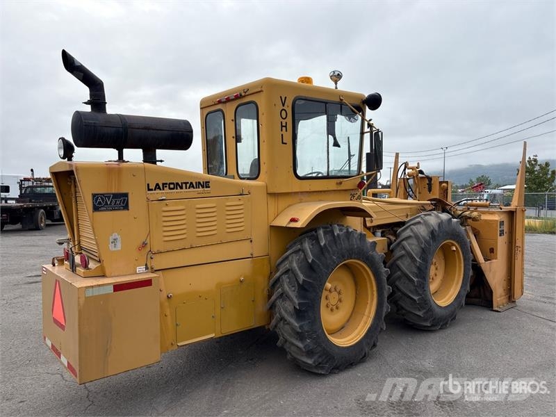 Vohl DV904-400T 7 ft 7 in Snow Blower Dezapezitoare