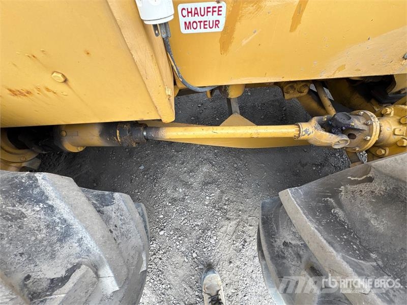 Vohl DV904-400T 7 ft 7 in Snow Blower Dezapezitoare