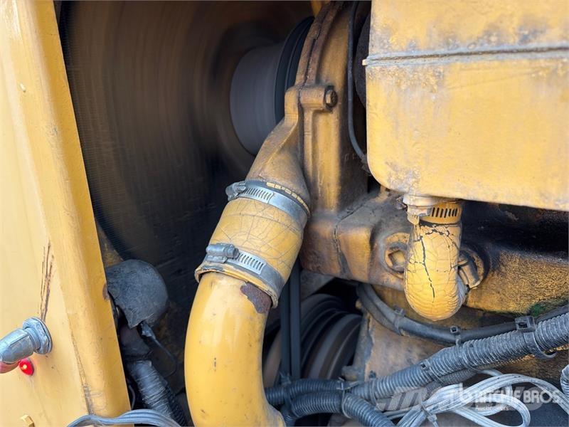 Vohl DV904-400T 7 ft 7 in Snow Blower Dezapezitoare