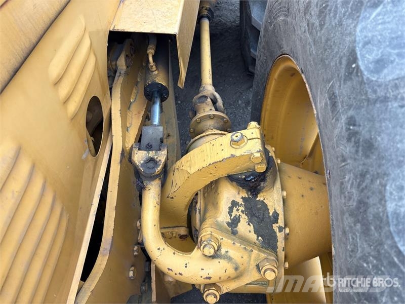 Vohl DV904-400T 7 ft 7 in Snow Blower Dezapezitoare