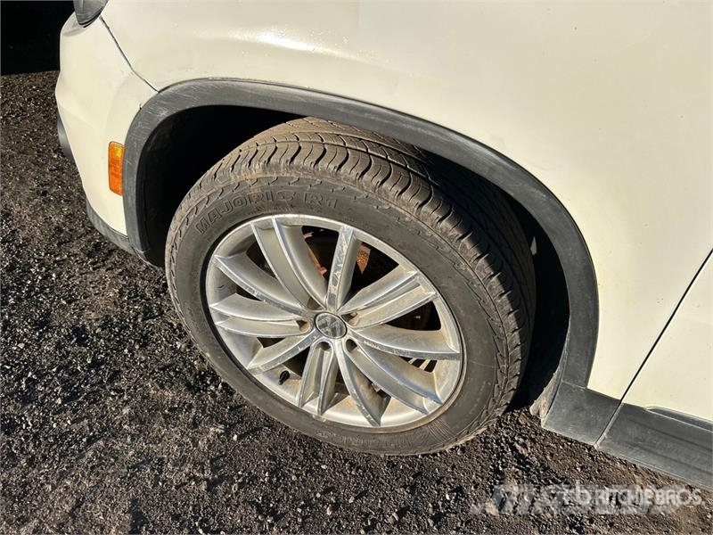 Volkswagen Tiguan TSI AWD SUV Коли