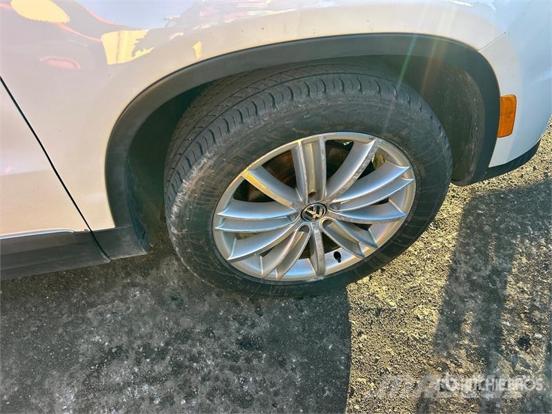 Volkswagen Tiguan TSI AWD SUV Коли