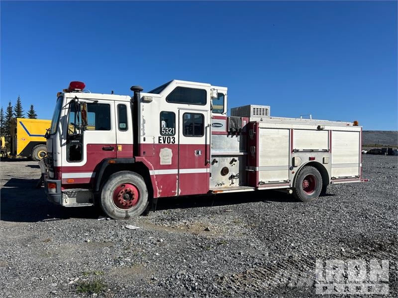 Volvo 4x2 Fire Truck 消防車