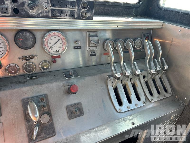 Volvo 4x2 Fire Truck 消防車