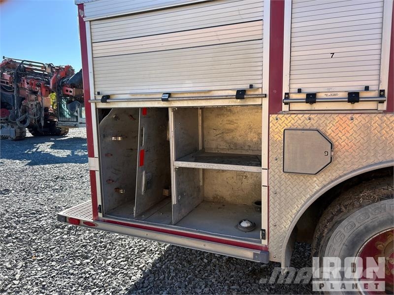 Volvo 4x2 Fire Truck 消防車