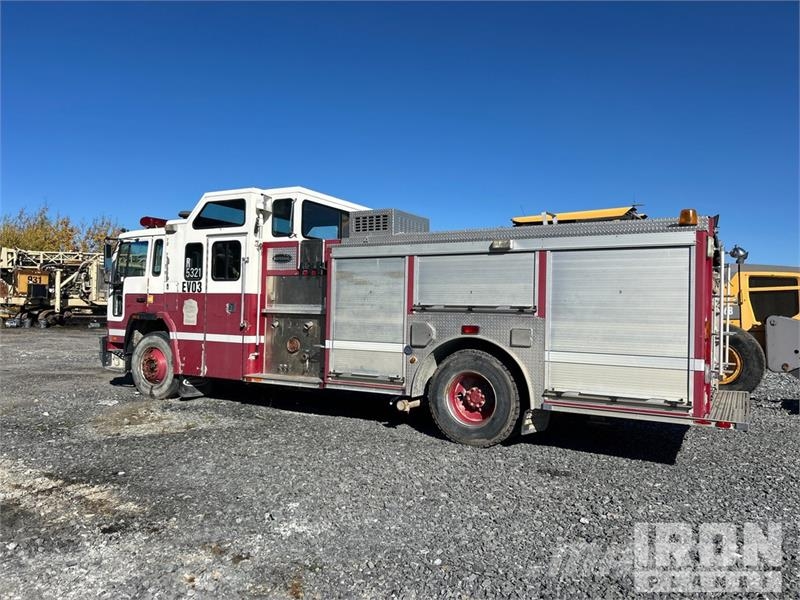 Volvo 4x2 Fire Truck 消防車