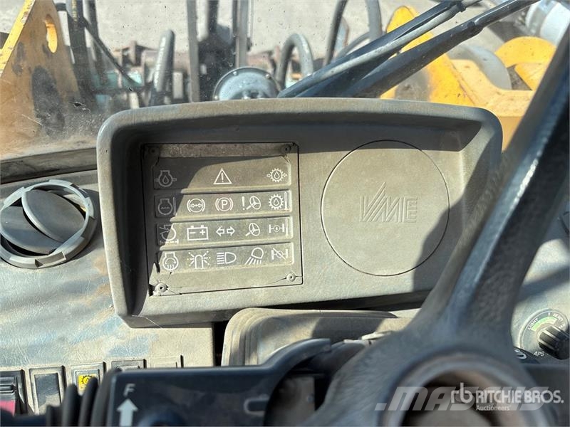 Volvo BM L90C Wheel Loader لوادر بعجل