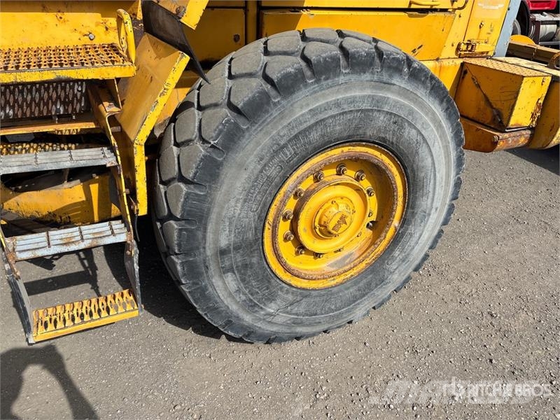 Volvo BM L90C Wheel Loader لوادر بعجل