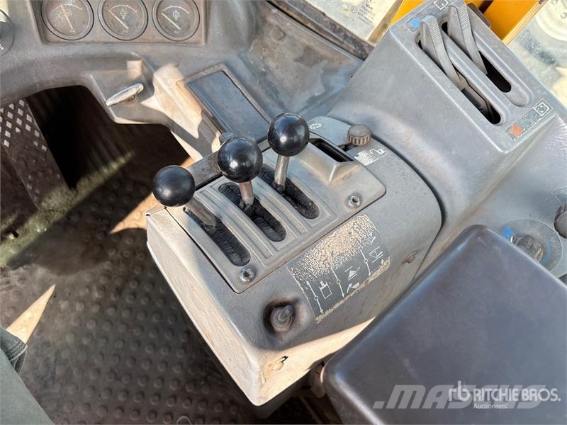 Volvo BM L90C Wheel Loader لوادر بعجل