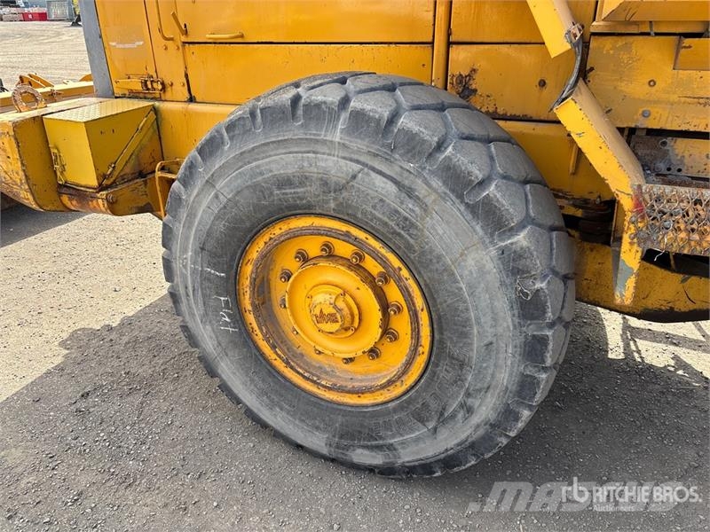Volvo BM L90C Wheel Loader لوادر بعجل