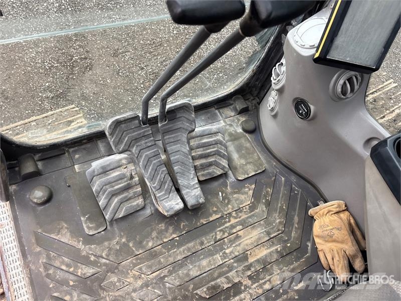 Volvo EC140EL 대형 굴삭기 29톤 이상