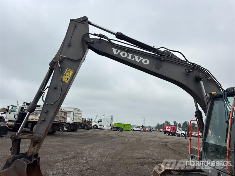 Volvo EC140EL 대형 굴삭기 29톤 이상