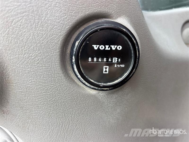 Volvo EC140EL 대형 굴삭기 29톤 이상