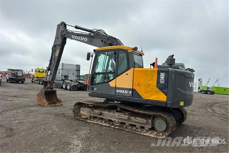Volvo EC140EL 대형 굴삭기 29톤 이상