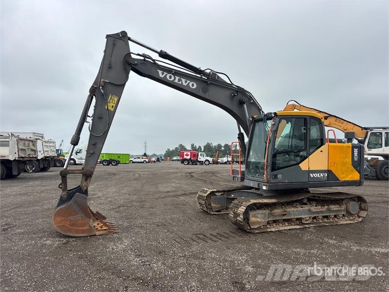 Volvo EC140EL 대형 굴삭기 29톤 이상