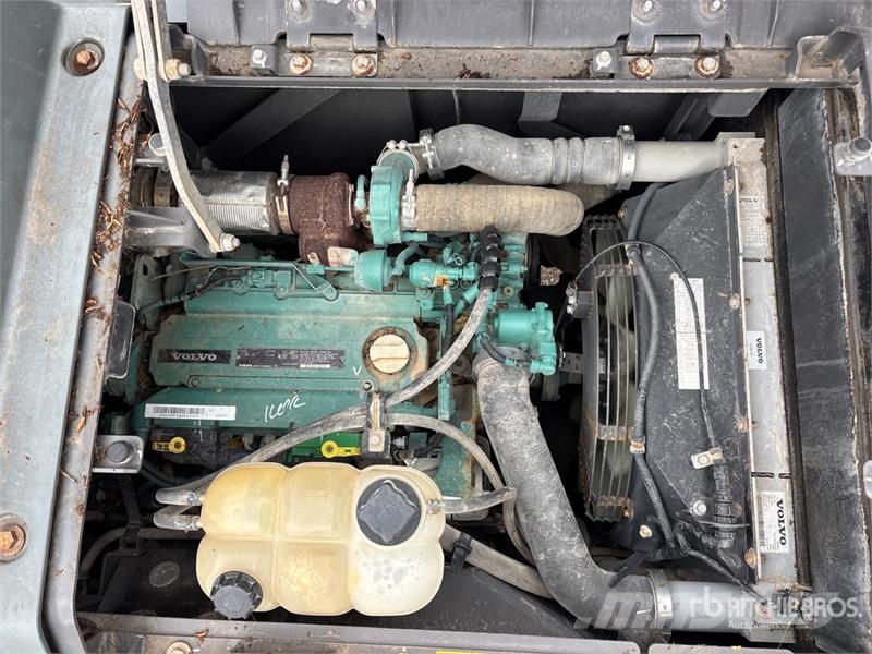Volvo EC140EL 대형 굴삭기 29톤 이상