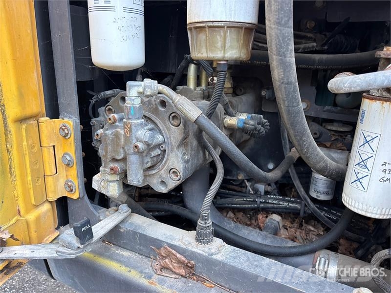 Volvo EC140EL 대형 굴삭기 29톤 이상