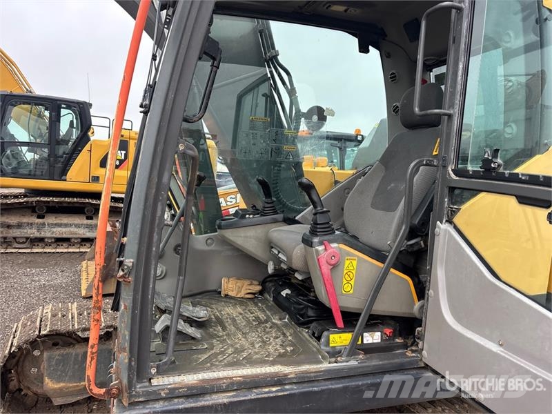 Volvo EC140EL 대형 굴삭기 29톤 이상