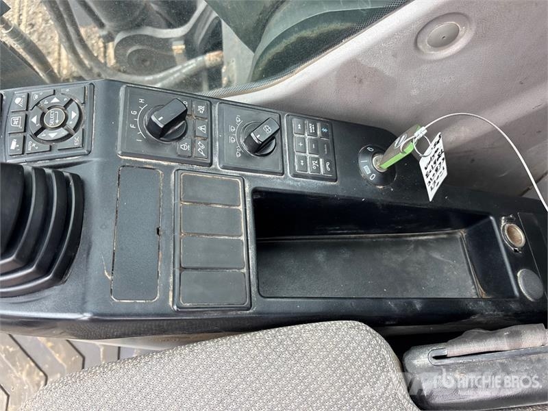Volvo EC140EL 대형 굴삭기 29톤 이상