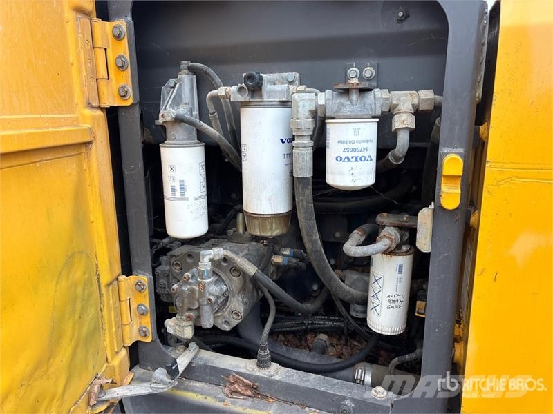 Volvo EC140EL 대형 굴삭기 29톤 이상