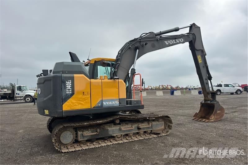 Volvo EC140EL 대형 굴삭기 29톤 이상