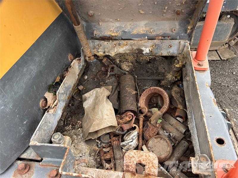 Volvo EC140EL 대형 굴삭기 29톤 이상