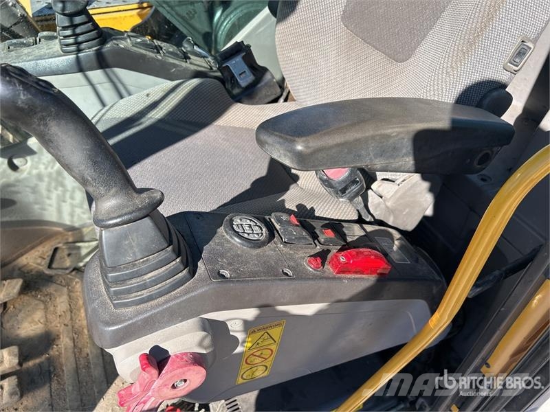 Volvo EC220D Tracked Excavator Gravemaskiner på larvebånd