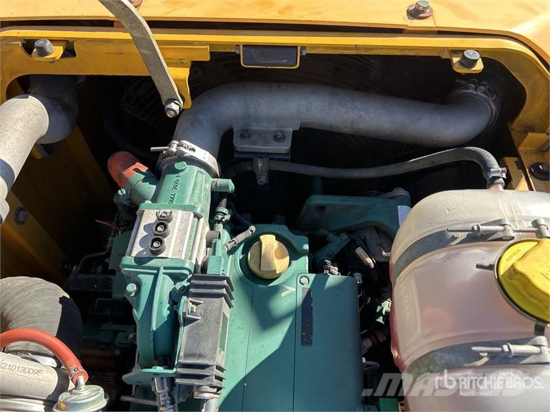 Volvo EC220D Tracked Excavator Gravemaskiner på larvebånd