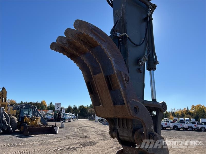 Volvo EC220D Tracked Excavator Gravemaskiner på larvebånd