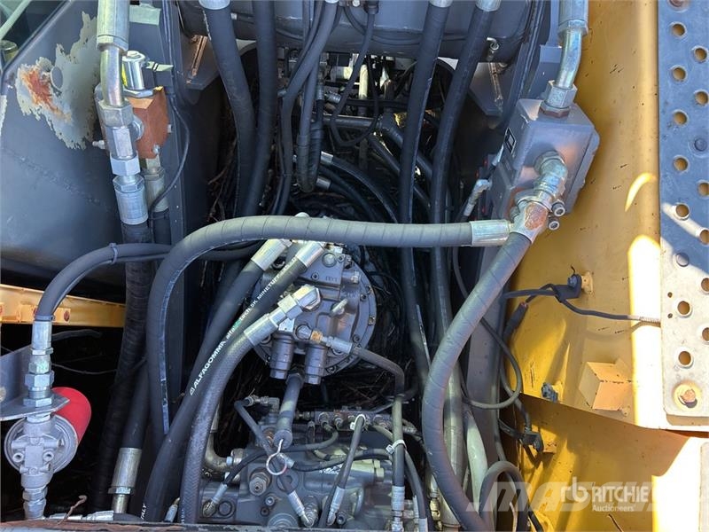 Volvo EC220D Tracked Excavator Gravemaskiner på larvebånd