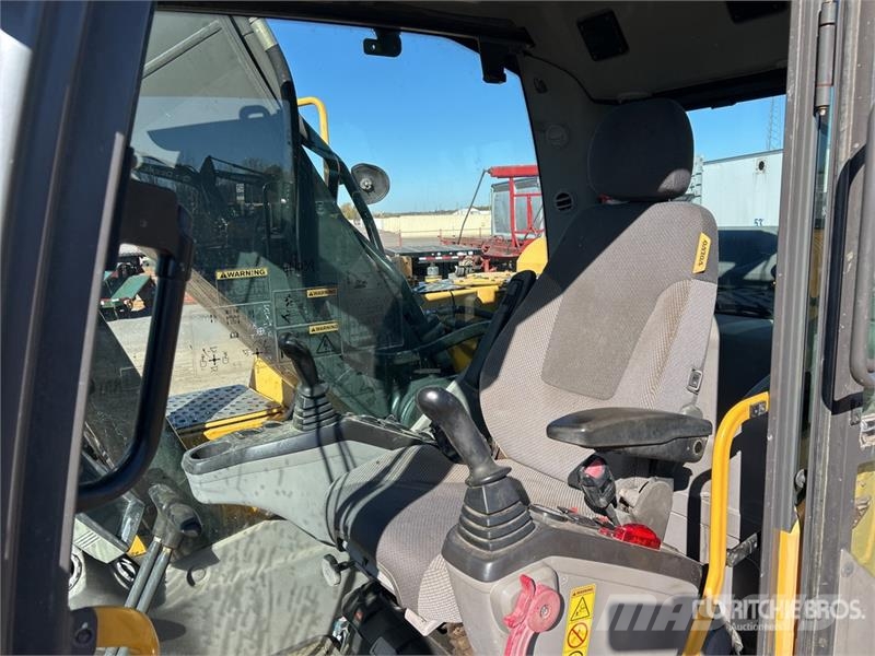 Volvo EC220D Tracked Excavator Gravemaskiner på larvebånd