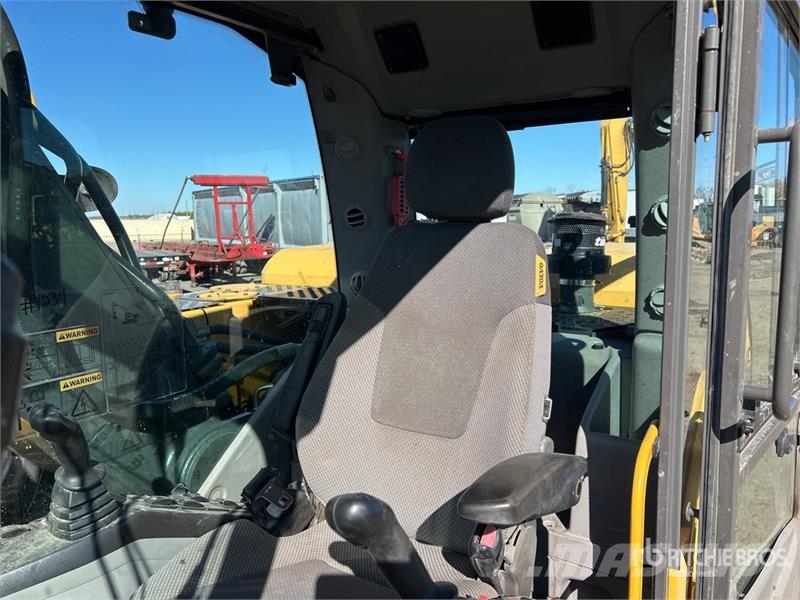 Volvo EC220D Tracked Excavator Gravemaskiner på larvebånd
