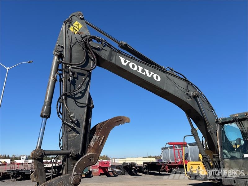 Volvo EC220DL Tracked Excavator Bageri gusjeničari