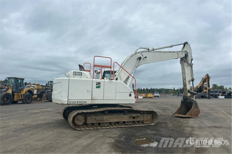 Volvo EC220EL Tracked Excavator Roomikekskavaatorid