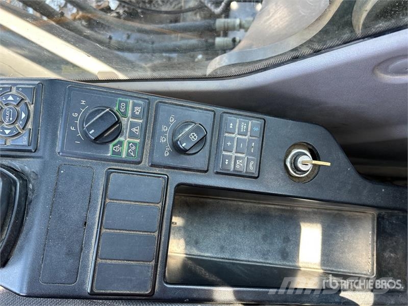 Volvo EC220EL Tracked Excavator Raupenbagger