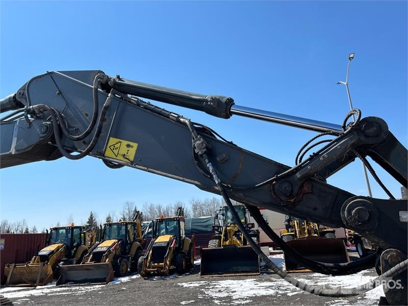 Volvo EC220EL Tracked Excavator Raupenbagger