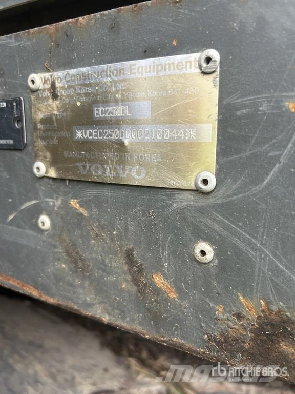 Volvo EC250DL Tracked Excavator Pásová rýpadla