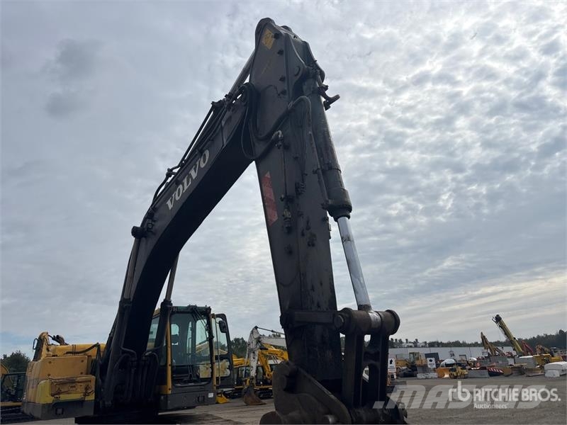 Volvo EC330B LC Tracked Excavator Bagri goseničarji